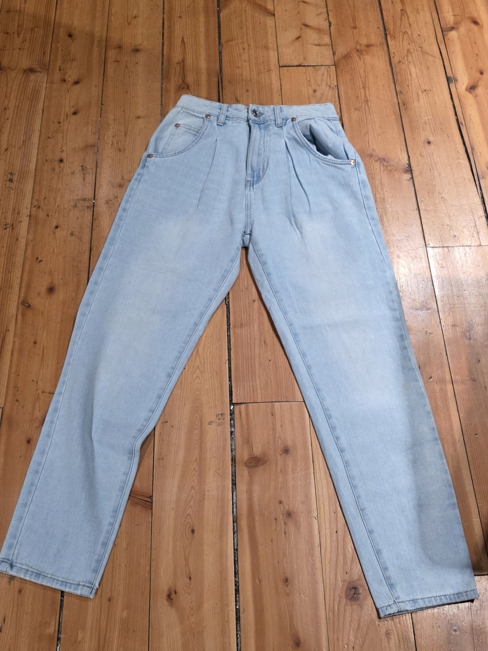 refuge Light Wash Boyfriend Jeans
